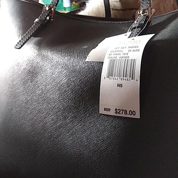 BNWT Michael Kors Jet Set Saffiano Leather Tote - Picture 3 of 6